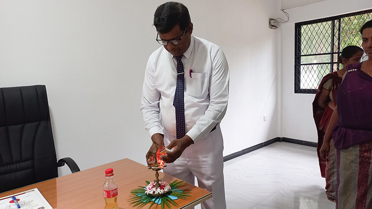 නව විදුහල්පති කාර්යාලය විවෘත කිරීම